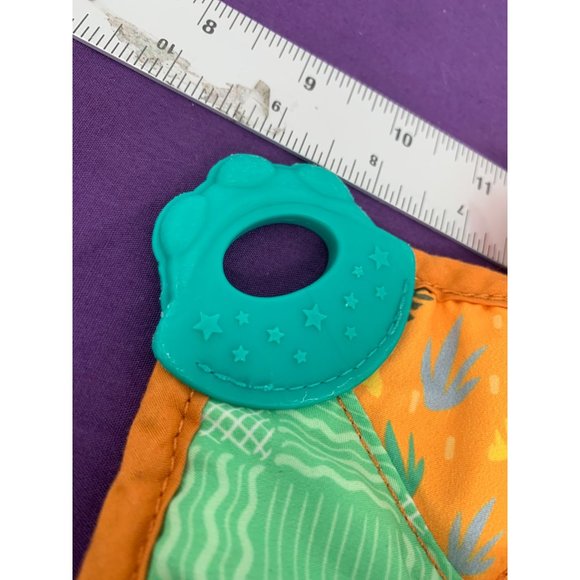 Nuby Lion Teether Crinkle Baby Toy Infant Square 2021 love and care 8 in.² - Picture 6 of 11